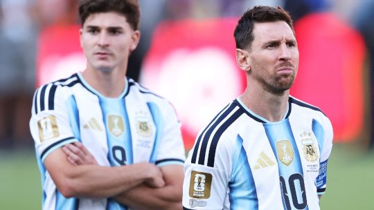 argentina’s-press-laments-albiceleste-defeat,-hails-end-of-an-era