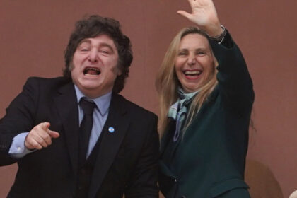 javier-milei-y-sus-medidas,-en-vivo:-el-gobierno-revisa-el-feriado-nacional-que-anuncio-milei-para-recibir-a-los-jugadores-de-la-seleccion-argentina