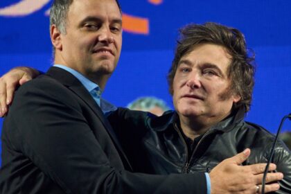 una-nueva-encuesta-evaluo-a-20-politicos-top:-hubo-19-reprobados-y-uno-con-88%-de-negativa