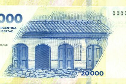 curioso:-el-gobierno-importa-los-billetes-de-$20.000-de-china-mientras-vuelve-a-imprimir-pero-para-nigeria