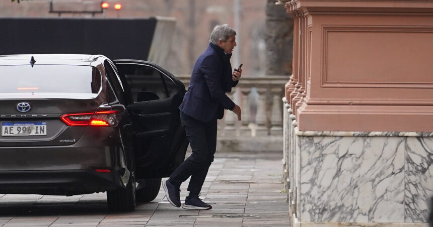 inocencia-fiscal:-caputo-hizo-cambios-clave-en-la-nueva-version-de-la-ley-para-captar-dolares-del-colchon
