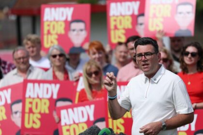 andy-burnham-anuncia-sus-primeras-medidas-en-reino-unido:-eliminara-el-iva-de-las-facturas-de-luz
