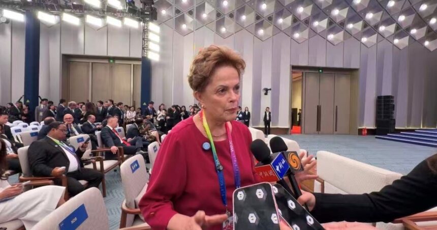 dilma-rousseff-y-un-mensaje-a-milei:-“me-gustaria-que-argentina-intente-volver-a-los-brics”