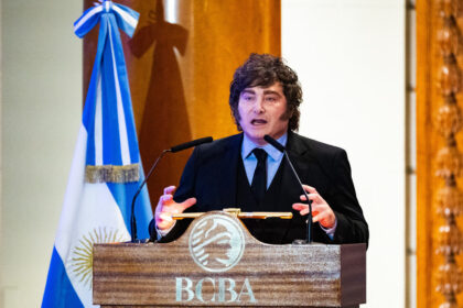 javier-milei-y-sus-medidas,-en-vivo:-con-una-frase-atribuida-a-churchill,-el-presidente-expreso-su-postura-en-medio-de-la-ola-de-criticas-a-la-argentina