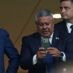 la-justicia-de-eeuu.-le-incauto-los-telefonos-a-chiqui-tapia-y-otros-dirigentes-de-la-afa-antes-del-regreso-del-seleccionado-tras-la-final-del-mundial