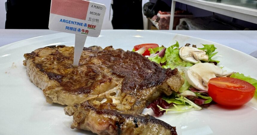 la-industria-frigorifica-y-la-mesa-de-enlace-rechazaron-las-modificaciones-que-impulsa-sturzenegger-para-financiar-el-instituto-que-promociona-la-carne