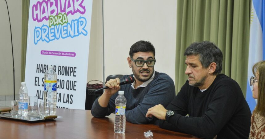 “llevo-mas-de-300-dias-sin-consumir”:-asi-se-sincero-un-intendente-bonaerense-durante-un-encuentro-sobre-adicciones