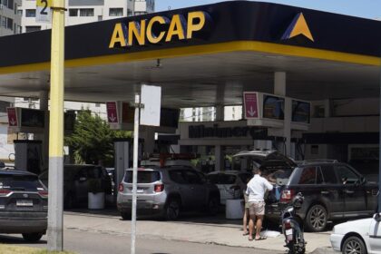 la-petrolera-uruguaya-ancap-cancelo-el-operativo-para-abastecer-de-combustible-a-los-aviones-mientras-realizan-obras-en-una-pista-de-ezeiza