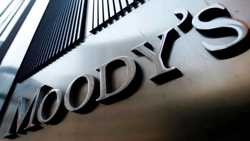 moody’s-raises-argentina’s-debt-rating,-revises-outlook-to-‘positive’