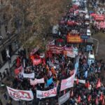 terminada-la-copa-del-mundo,-los-argentinos-reanudan-las-protestas-contra-la-austeridad