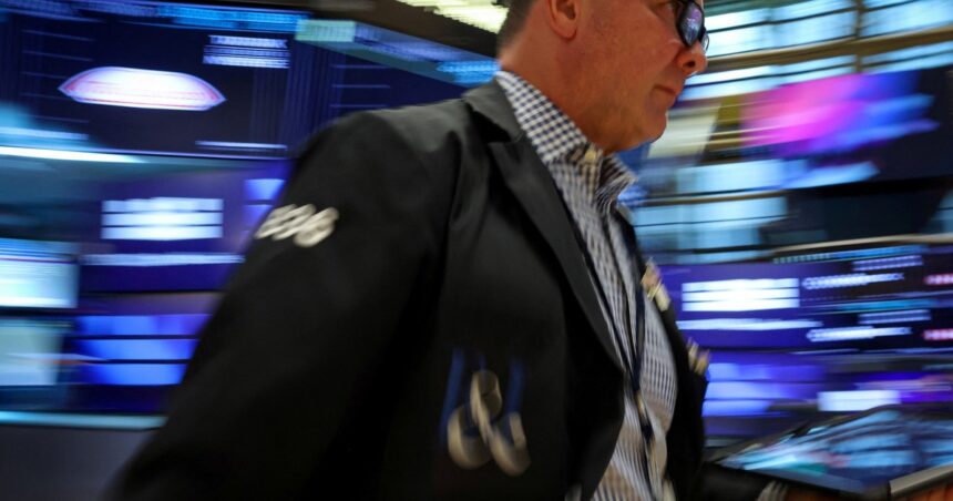 la-disparada-del-petroleo-y-la-caida-de-las-tecnologicas-hunden-las-bolsas-mundiales-y-vuelve-a-subir-el-riesgo-pais-en-la-argentina