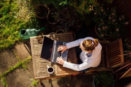 esta-es-la-nueva-tendencia-de-los-nomadas-digitales-para-trabajar-remoto-sin-contaminar