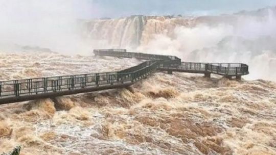 por-la-gran-crecida-del-rio-cierran-la-garganta-del-diablo-por-tiempo-indeterminado