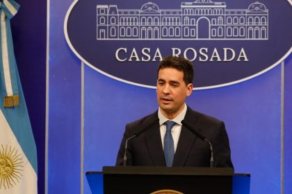 el-vocero-presidencial-hablo-del-dolar:-“que-llegue-a-$-1.800-en-los-proximos-meses-es-una-posibilidad”