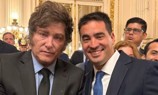 el-vocero-presidencial-genero-una-ola-de-criticas-y-abrio-un-frente-inesperado-para-el-gobierno-al-afirmar-que-un-dolar-a-$1.800-“es-una-posibilidad”