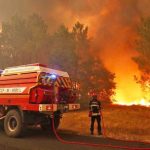 feroz-incendio-en-la-region-de-madrid-y-sur-de-francia:-mas-de-200-mil-evacuados