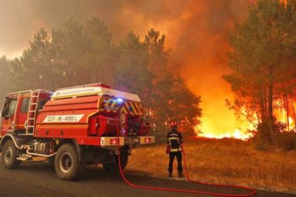 feroz-incendio-en-la-region-de-madrid-y-sur-de-francia:-mas-de-200-mil-evacuados
