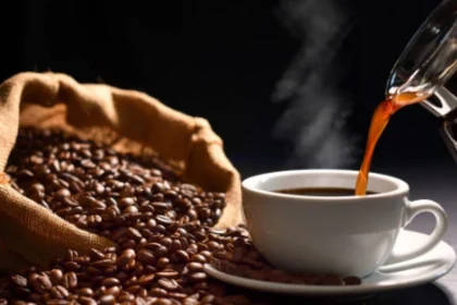 por-que-hay-que-esperar-al-menos-una-hora-para-tomar-el-primer-cafe-del-dia,-segun-un-cardiologo
