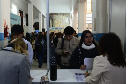 la-caida-del-empleo,-un-frente-que-apremia-a-milei
