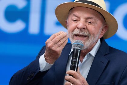 mientras-en-el-planalto-analizan-como-responder-a-los-insultos-de-milei,-lula-da-silva-dijo-que-“nadie-de-afuera-va-a-meter-el-dedo”-en-las-elecciones-de-brasil