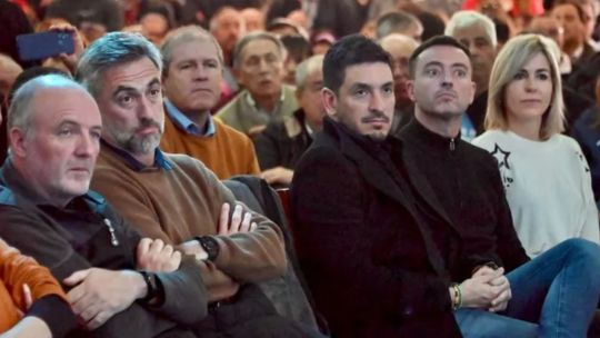 el-nucleo-de-de-loredo-cuestiono-a-vaca-narvaja-por-frenar-la-interna-y-advirtio-riesgo-de-acefalia
