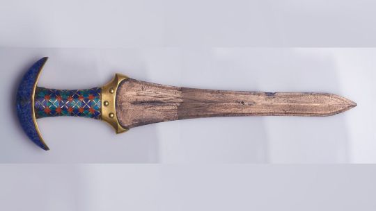 las-princesas-egipcias-de-3700-anos-atras-usaban-armas-en-la-vida-cotidiana-y-protegian-al-rey-en-el-mas-alla