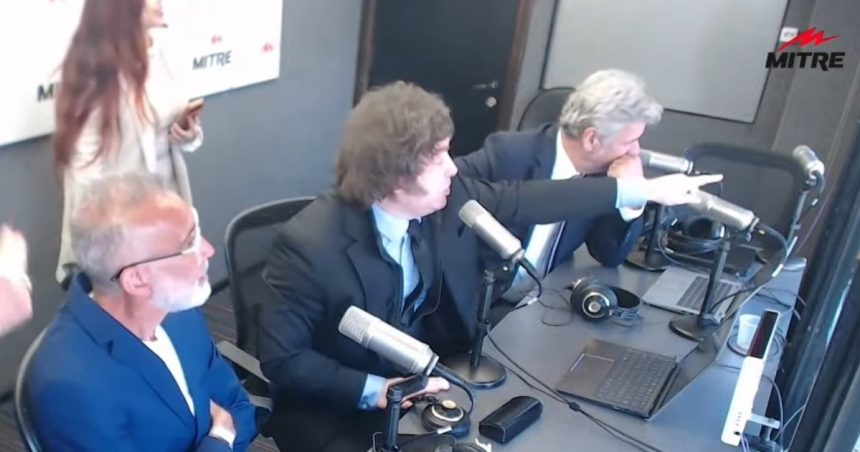 “vos,-ladron,-vos-arruinaste-el-pais”,-milei-reconocio-a-un-ex-funcionario-peronista-durante-una-entrevista-y-lo-acuso-en-vivo