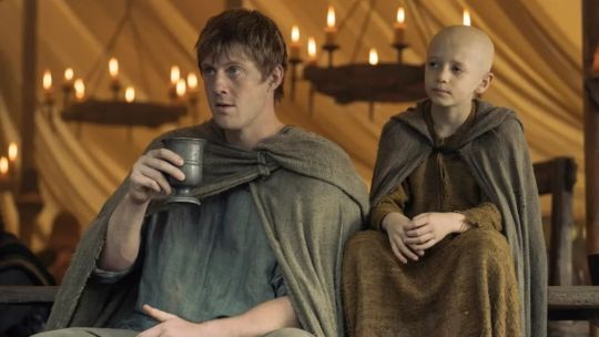 que-ver-esta-noche-en-hbo-max:-“el-caballero-de-los-siete-reinos”,-la-serie-que-confirmo-su-segunda-temporada
