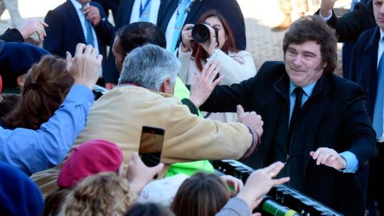 10-puntos-principales-para-leer-en-2-minutos:-que-dijo-(de-importante)-milei-en-la-rural