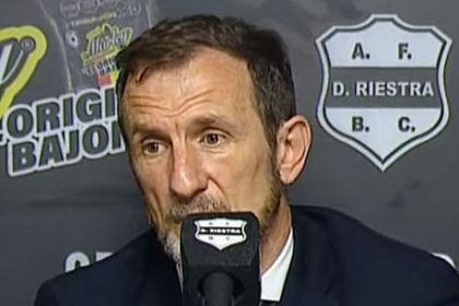arruabarrena-hizo-autocritica-tras-la-derrota-de-boca-vs-riestra:-“es-un-bano-de-realidad”