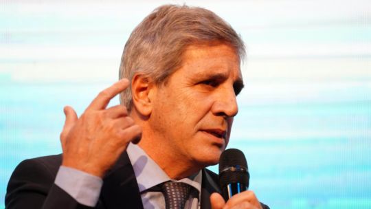 luis-caputo-boldly-claims-argentina-will-‘reach-zero-inflation’