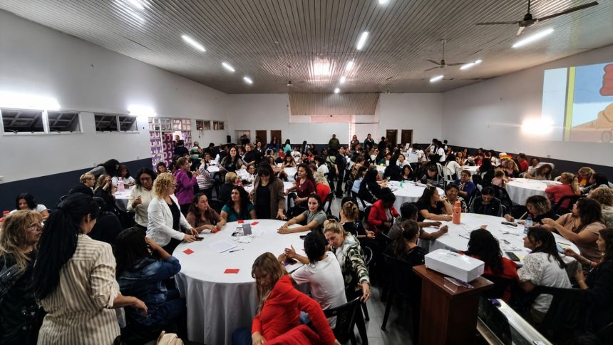 el-pj-misiones-reunio-a-mas-de-300-mujeres-y-conformo-la-mesa-promotora-del-movimiento-de-mujeres-por-la-justicia-social
