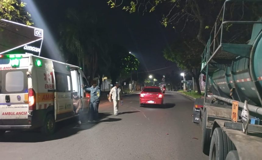dos-hombres-fueron-hospitalizados-luego-de-colisionar-con-un-camion-estacionado-en-posadas