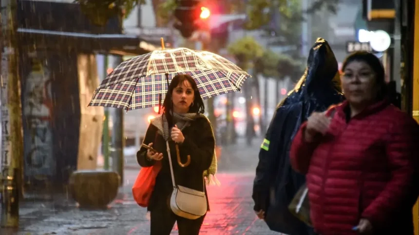 inumet-emitio-una-alerta-amarilla-por-tormentas-fuertes-y-lluvias-abundantes:-las-localidades-afectadas