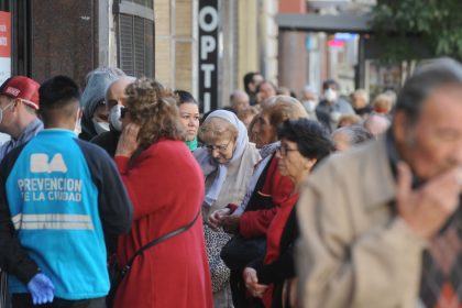 por-la-caida-del-empleo-formal,-hay-cada-vez-menos-aportantes-para-cubrir-el-gasto-en-jubilaciones