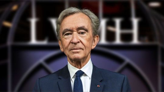 bernard-arnault-rompio-el-silencio-y-desmintio-una-ruptura-familiar-por-la-sucesion-del-grupo-dueno-de-louis-vuitton,-dior-y-tiffany