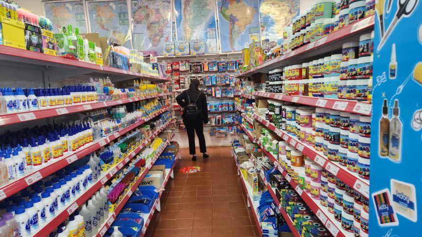 regreso-a-clases:-entre-la-reposicion-de-utiles-y-ventas-dispares,-asi-se-vivio-la-vuelta-a-las-aulas-en-las-librerias-de-posadas