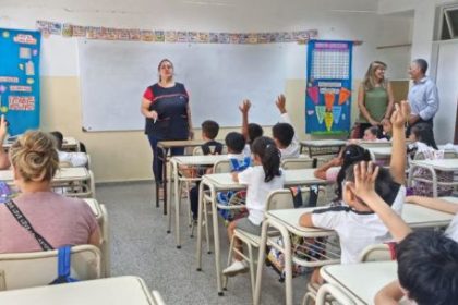 cordoba-lidero-las-pruebas-aprender-2025:-llaryora-reconocio-a-los-docentes-y-anuncio-incentivos