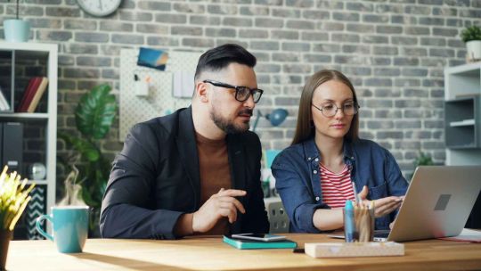 beneficios-corporativos:-cuanto-invertiran-las-empresas-en-regalos-a-empleados