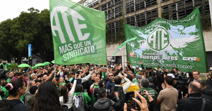 ate-convoco-a-un-paro-nacional-con-movilizacion-para-el-lunes-3-de-agosto,-luego-de-las-vacaciones-de-invierno
