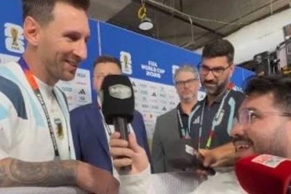 la-historia-de-manu-gutierrez,-el-periodista-con-paralisis-cerebral-al-que-messi-fue-a-buscar-entre-una-multitud-para-darle-una-entrevista-que-se-volvio-viral