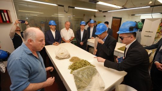 el-gobernador-de-corrientes-recibio-al-embajador-de-china-para-impulsar-inversiones-en-la-provincia