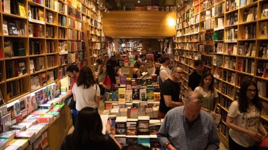 rechazan-la-derogacion-de-la-ley-del-libro:-“no-va-a-bajar-el-precio,-van-a-desaparecer-librerias”