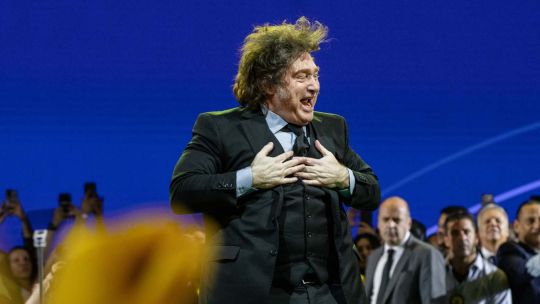 “siempre-hubo-insultos-de-ambos-lados”:-el-gobierno-defendio-a-milei-por-sus-criticas-a-lula-y-nego-un-conflicto-diplomatico