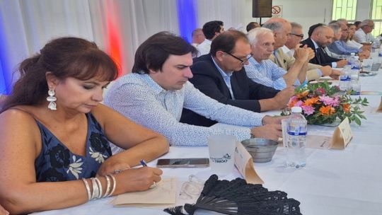 el-presidente-de-coninagro,-al-igual-que-el-de-la-rural,-no-condena-las-amenazas-de-milei-a-de-mendiguren