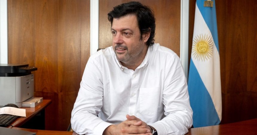 interna-oficial:-el-gobierno-desplazo-a-un-funcionario-de-santiago-caputo-tras-quitarle-el-control-de-areas-clave