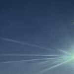 una-azafata-registro-el-paso-de-un-meteorito-en-pleno-vuelo-sobre-el-cielo-de-rusia-a-10-mil-metros-de-altitud