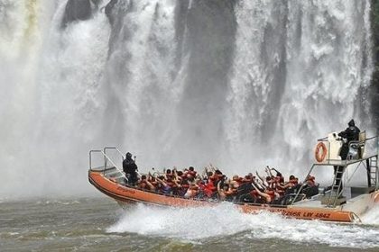 brasil-|-tragedia-en-las-cataratas-del-iguazu:-tras-colaborar-en-la-busqueda,-las-lanchas-argentinas-retoman-los-paseos