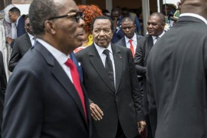 il-ny-a-aucune-somnolence-au-sommet-de-letat:-au-cameroun,-la-controverse-enfle-sur-labsence-prolongee-du-president-paul-biya,-93ans