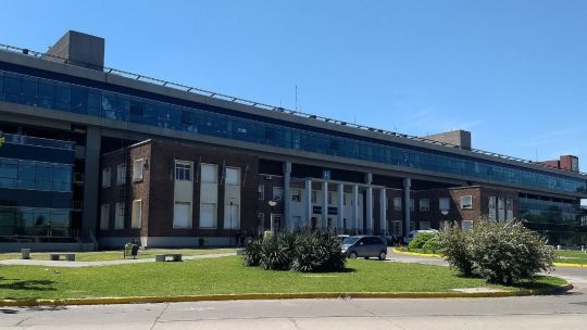 echaron-a-otros-64-trabajadores-del-hospital-posadas-sin-previo-aviso-y-los-gremios-preparan-su-respuesta